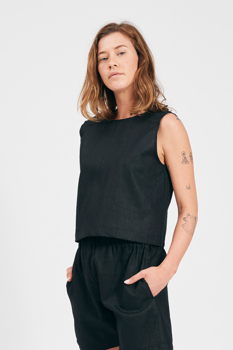 SHIO Switch Top arrives in 100% upcycled cotton and 100% linen.